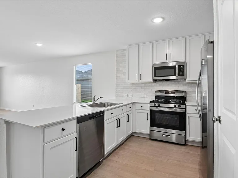 3188 Dispatch Dr — Photo 6