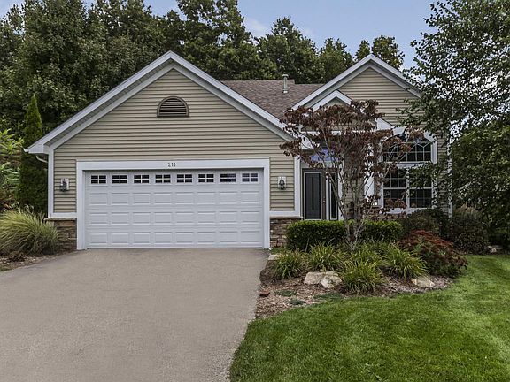 3rd image of 211 Woodwind Dr