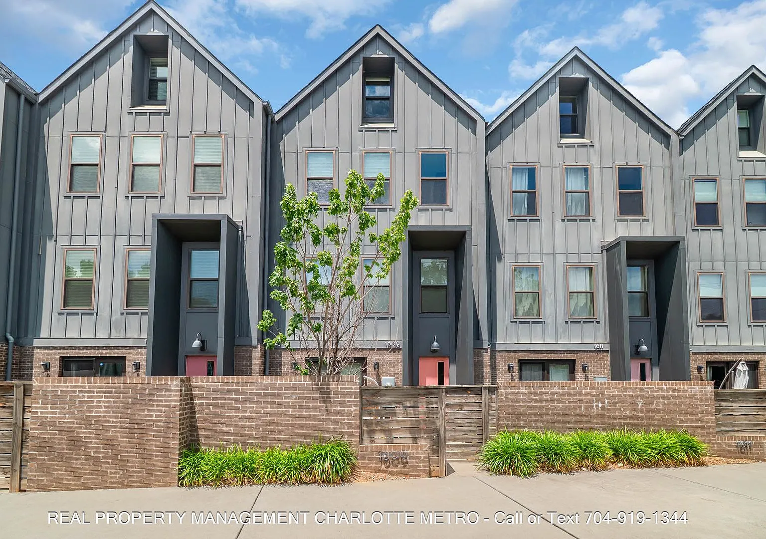 3 Bedroom Modern Luxury Living in the Heart of Villa Heights — Photo 1