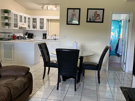 3rd image of 2200 W 74th St APT 201