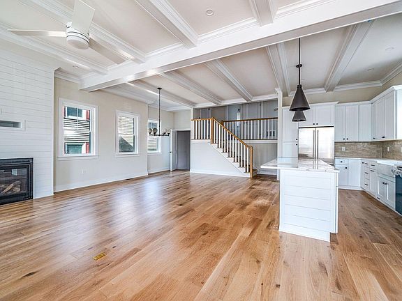 3rd image of 2438 Asbury Ave