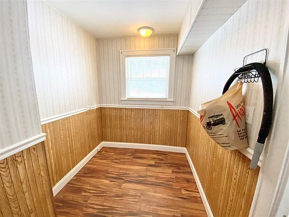 4th image of 209 Stambaugh Ave