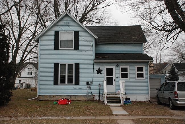 1st image of 743 N Jefferson St
