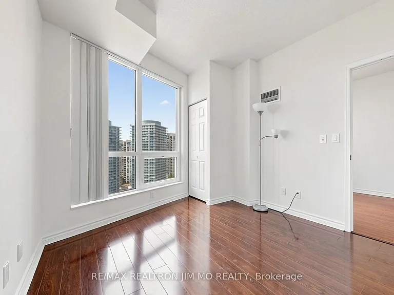 18 Holmes Ave #1606 — Photo 10