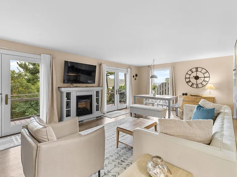 6 Harbour Ln — Photo 20