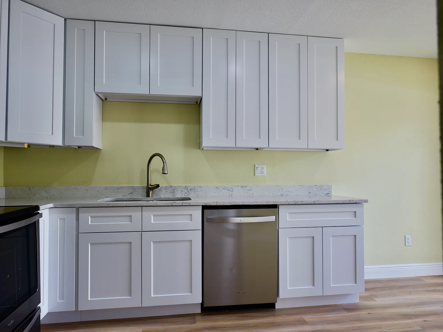 2 bed, 1295 sqft, $1,950 — Photo 4
