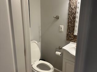 11765 Valley Ridge Cir, Fairfax, VA 22033