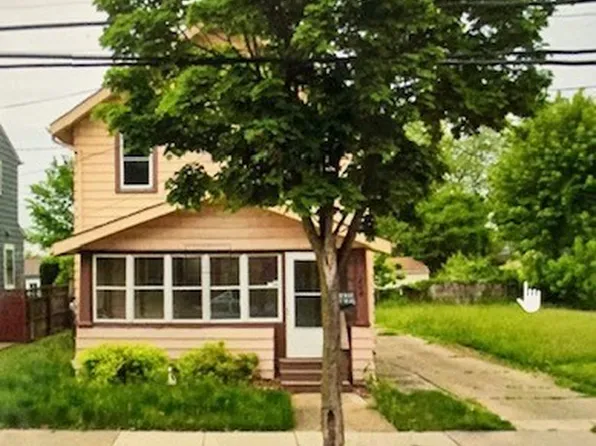 2086 13th St SW, Akron, OH 44314