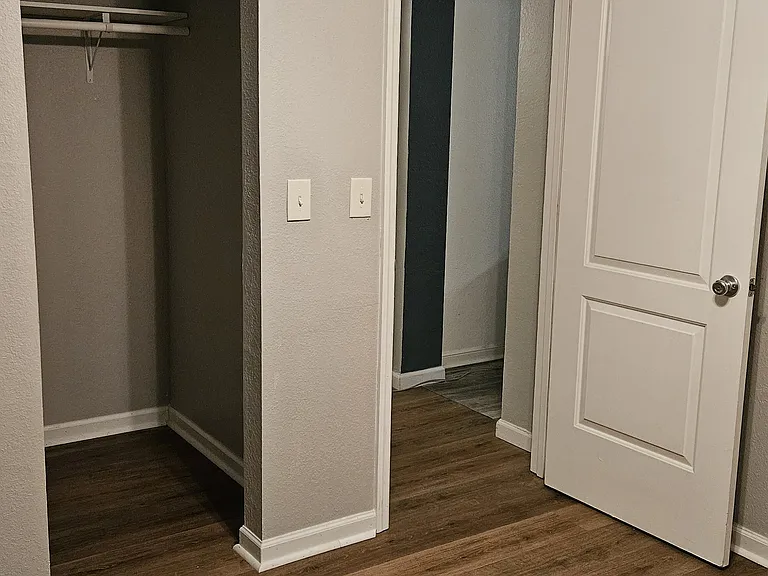 Apt B bedroom 2