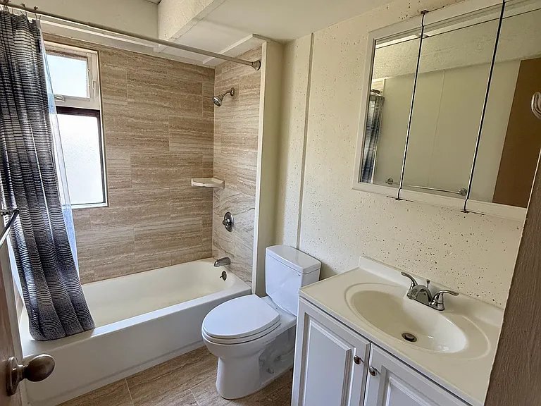 310 Kamehameha Hwy — Photo 11