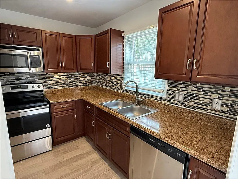 2910 Webb Bridge Rd — Photo 13