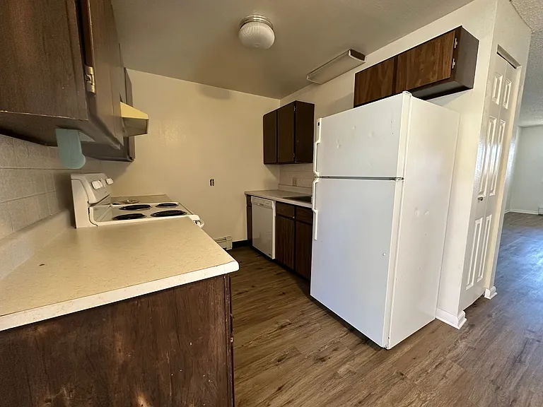 157-169 N Laguna St — Photo 5