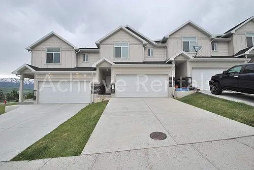 786 E Ruby Dr Photo 1