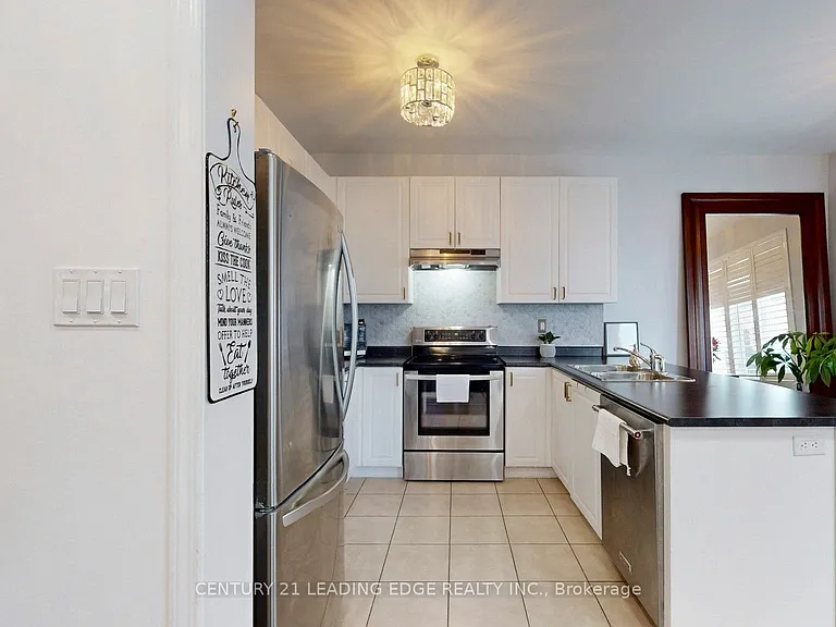 1574 Edgecroft Dr — Photo 12