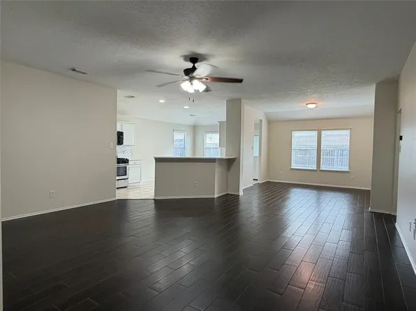 2131 Pickwick Pines Dr, Humble, TX 77396