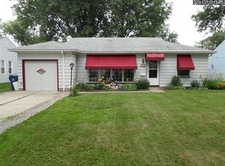 6823 Oakwood Rd, Parma Heights, OH 44130