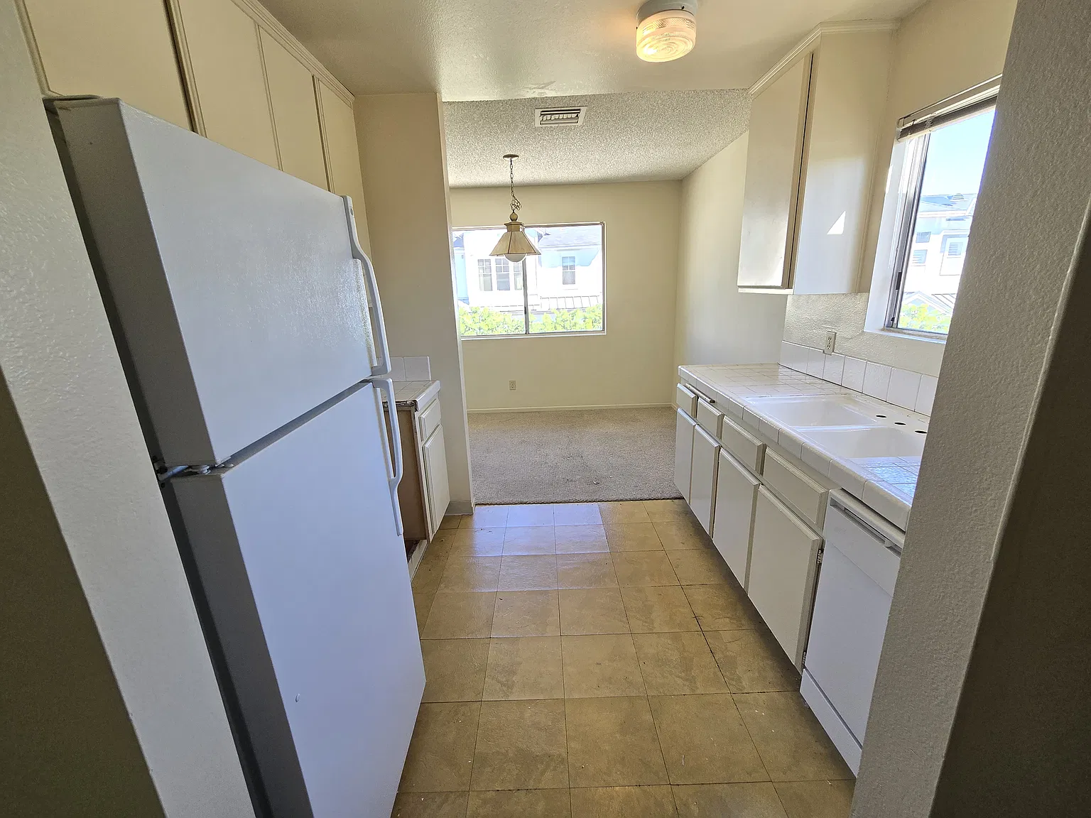 2 bed, 900 sqft, $2,825 — Photo 4