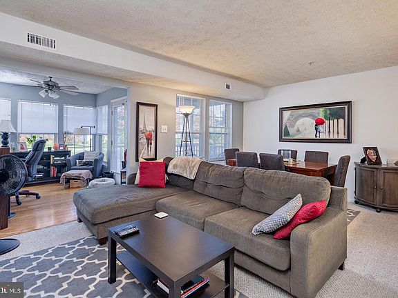 5th image of 1002 E Downing Ct #1002