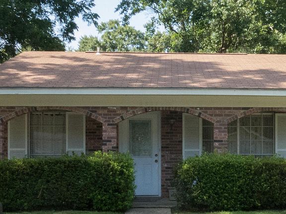 3rd image of 2807 Belmont Dr