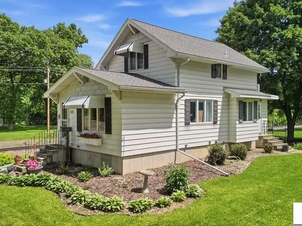 618 N Main St, Blue Earth, MN 56013