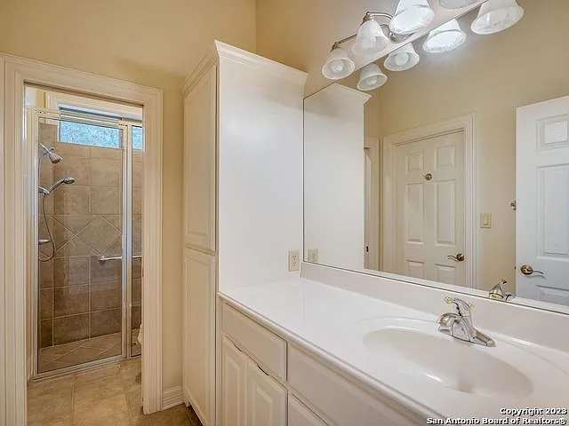 104 Auburn Xing — Photo 27