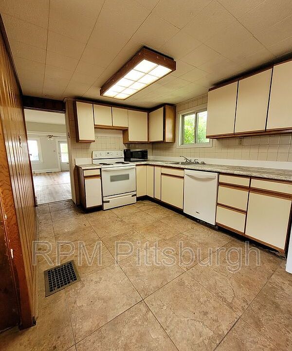 935 Center Ave, Blawnox, PA 15238 Zillow