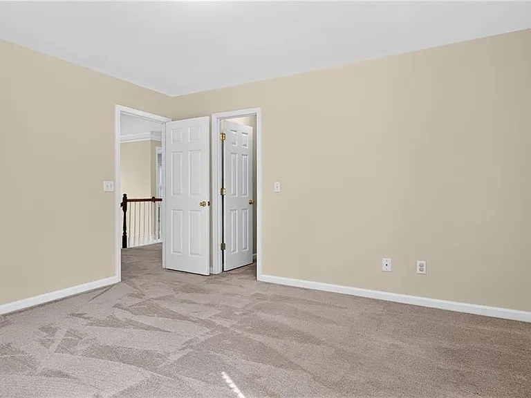 2311 Ravinia Ct NE — Photo 30