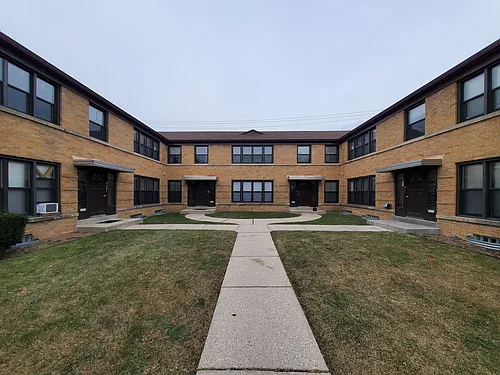 7254 W Center St Photo 1