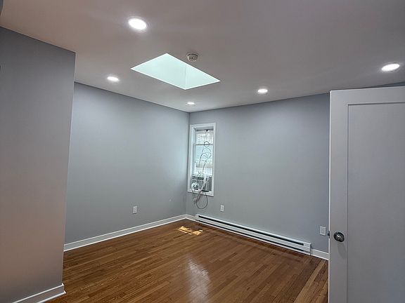 4th image of 198 Jericho Tpke APT 2