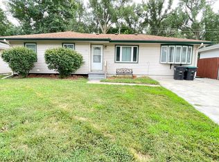 10909 Leavenworth St, Omaha, NE 68154
