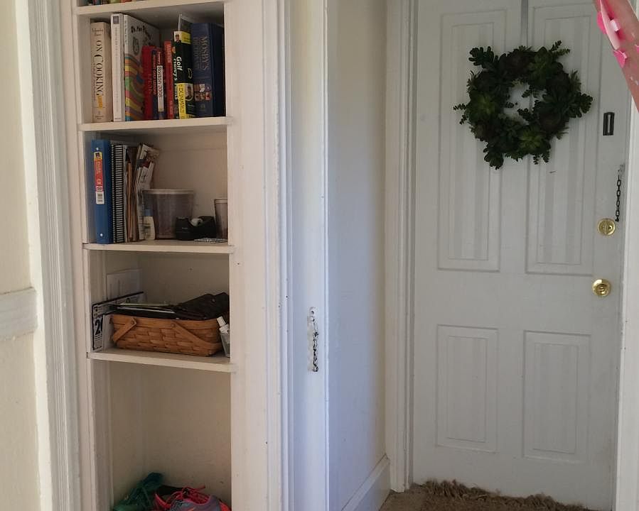 Entrance includes a closet on the right
