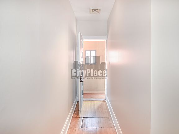 5th image of 642 S Meridian St Unit B
