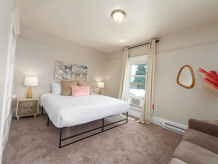 2219 W Broadway Ave #4 — Photo 5
