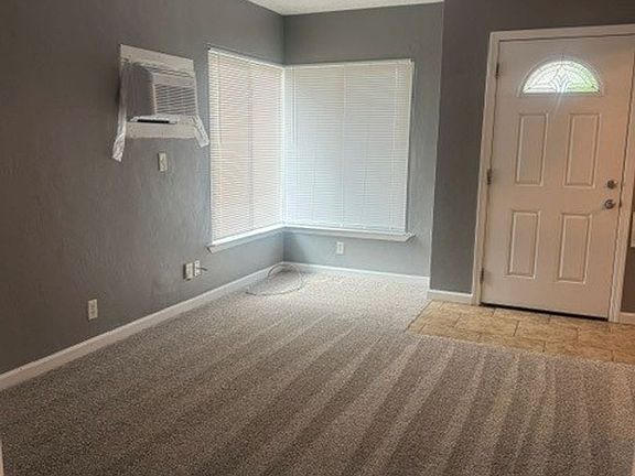 2nd image of 112 Fairview Ave #114