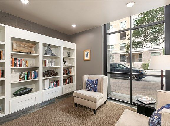 5th image of 300 E 4th St Unit 403