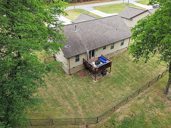 4th image of 834 Conneross Rd
