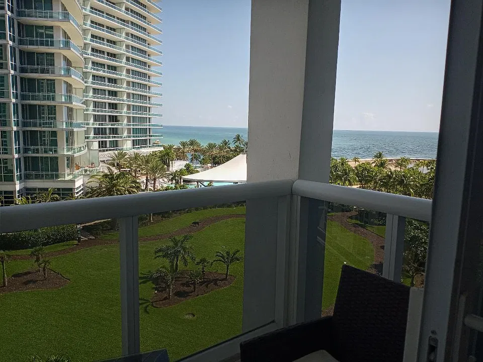 10275 Collins Ave #604