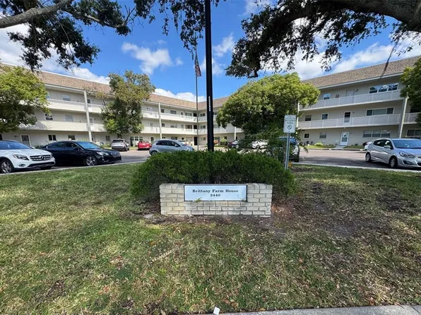 2440 World Parkway Blvd APT 60, Clearwater, FL 33763