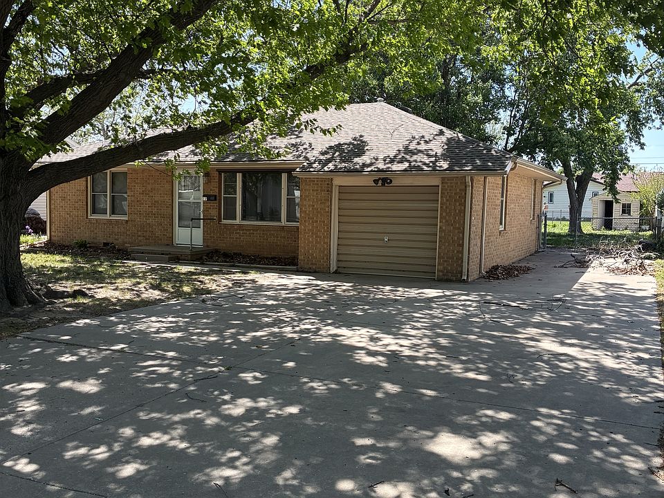 1st image of 77 Faircrest Dr