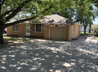77 Faircrest Dr, Hutchinson, KS 67502