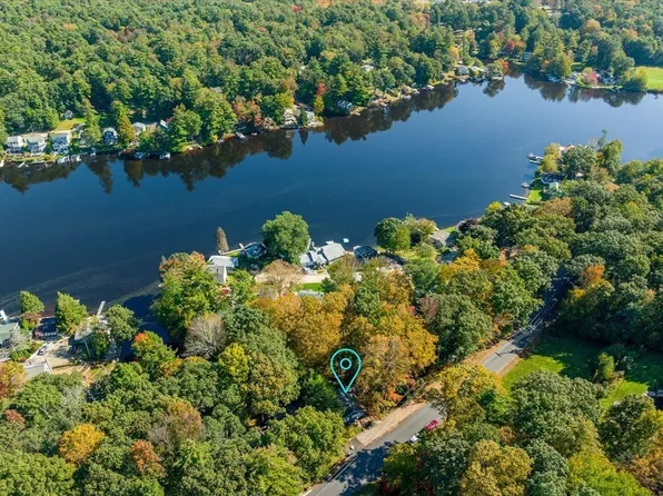 117 May Brook Rd, Holland, MA 01521