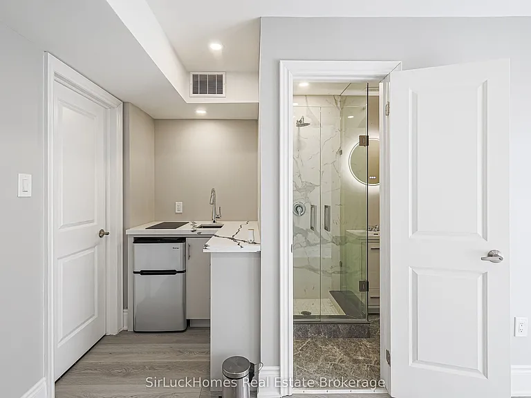 250 Richvale Dr S #22 — Photo 7