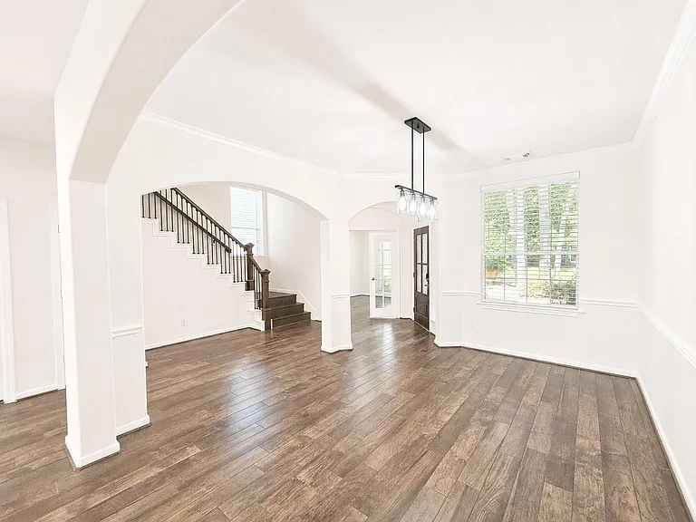 98 W Knightsbridge Dr — Photo 12