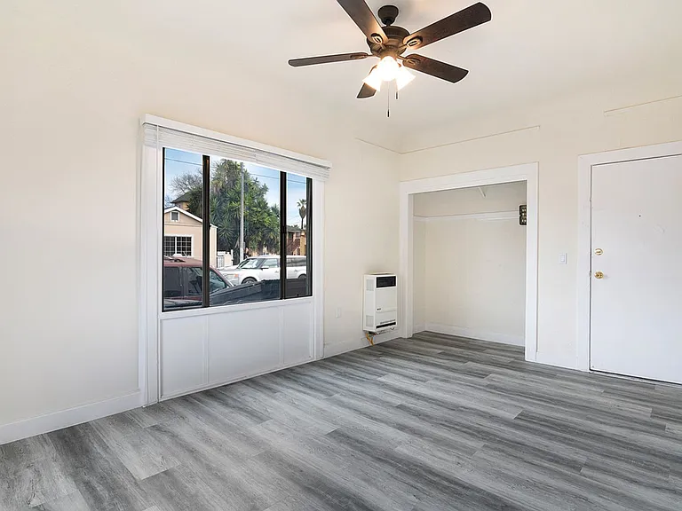 27th Street Studios and One Bedrooms — Photo 40