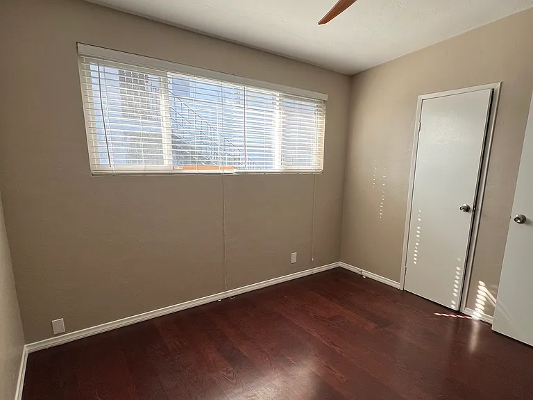 1329 Hemlock Ave — Photo 5