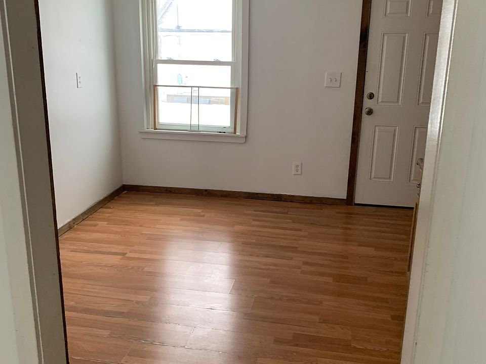 2nd image of 9544 Cloverleaf Rd APT D