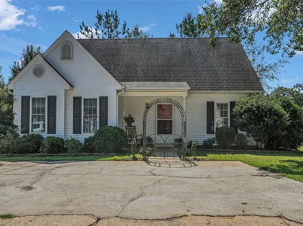 108 Arbors Ct, Central, SC 29630