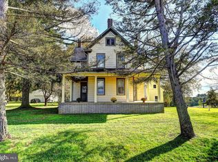 6876 Hickory Rd, Stewartstown, PA 17363