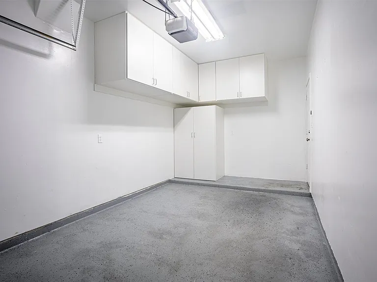 2220 Naomi St — Photo 10