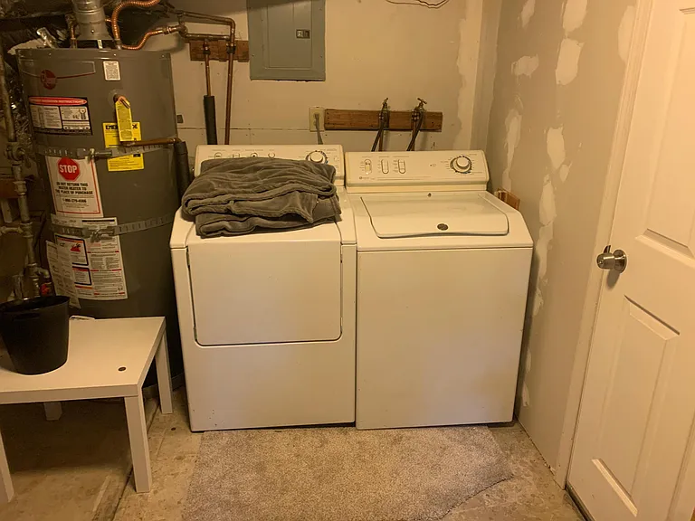 Shared washer/dryer with 1 other tenant (who has their own separate access).